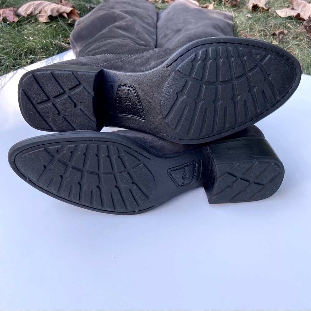 Born Crown Cady  Knee high/ over the knee gray suede boots. - Picture 7 of 10